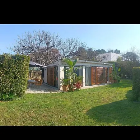 Alpehytte Jolie Pavillon Avec Jardin Prive